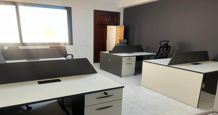 مكتب للكراء مضيء وجاهز للاستعمال – 90 متر مربع – شارع محمد الخامس